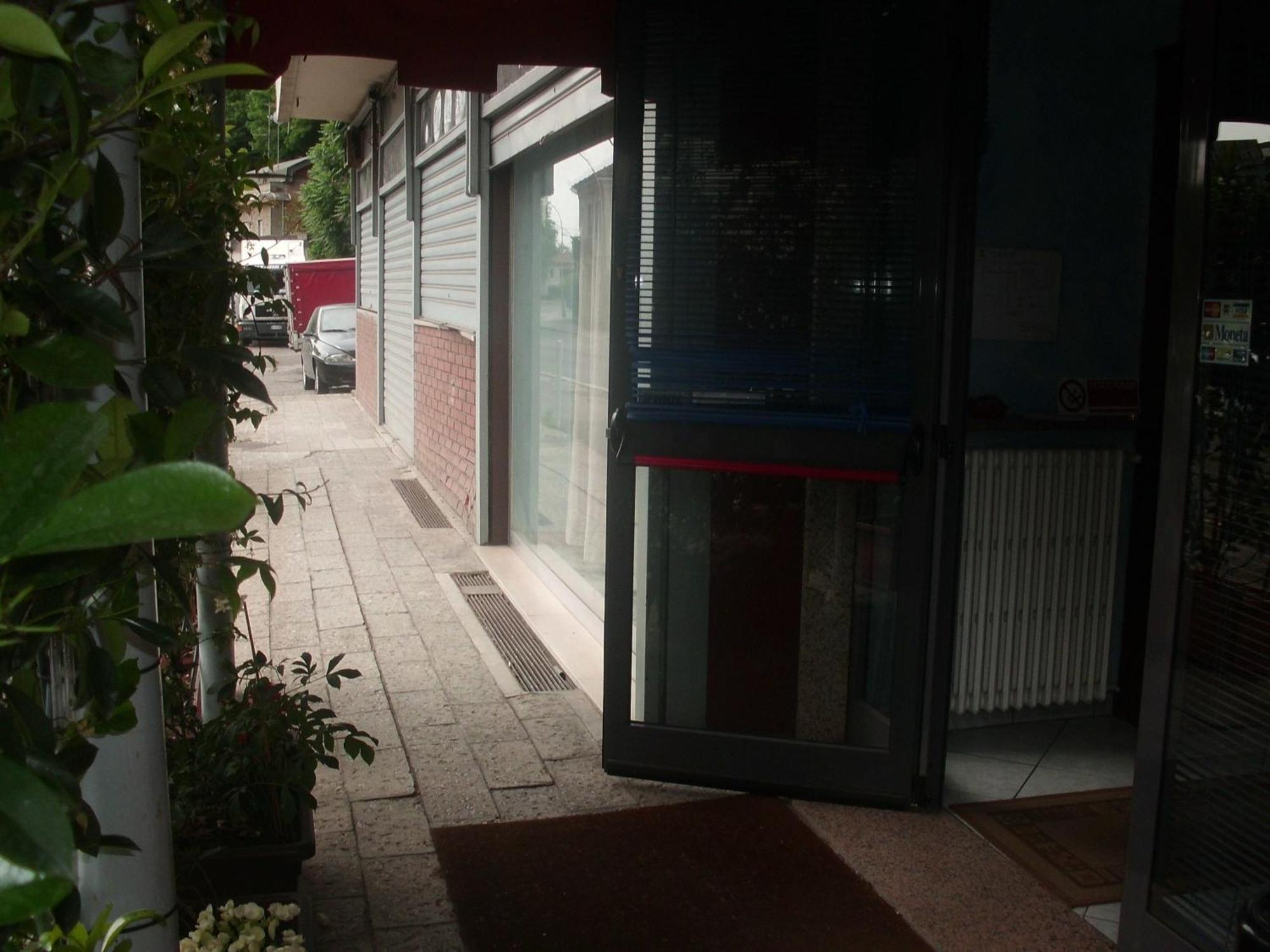 Hotel Lombardia Seveso Exterior foto