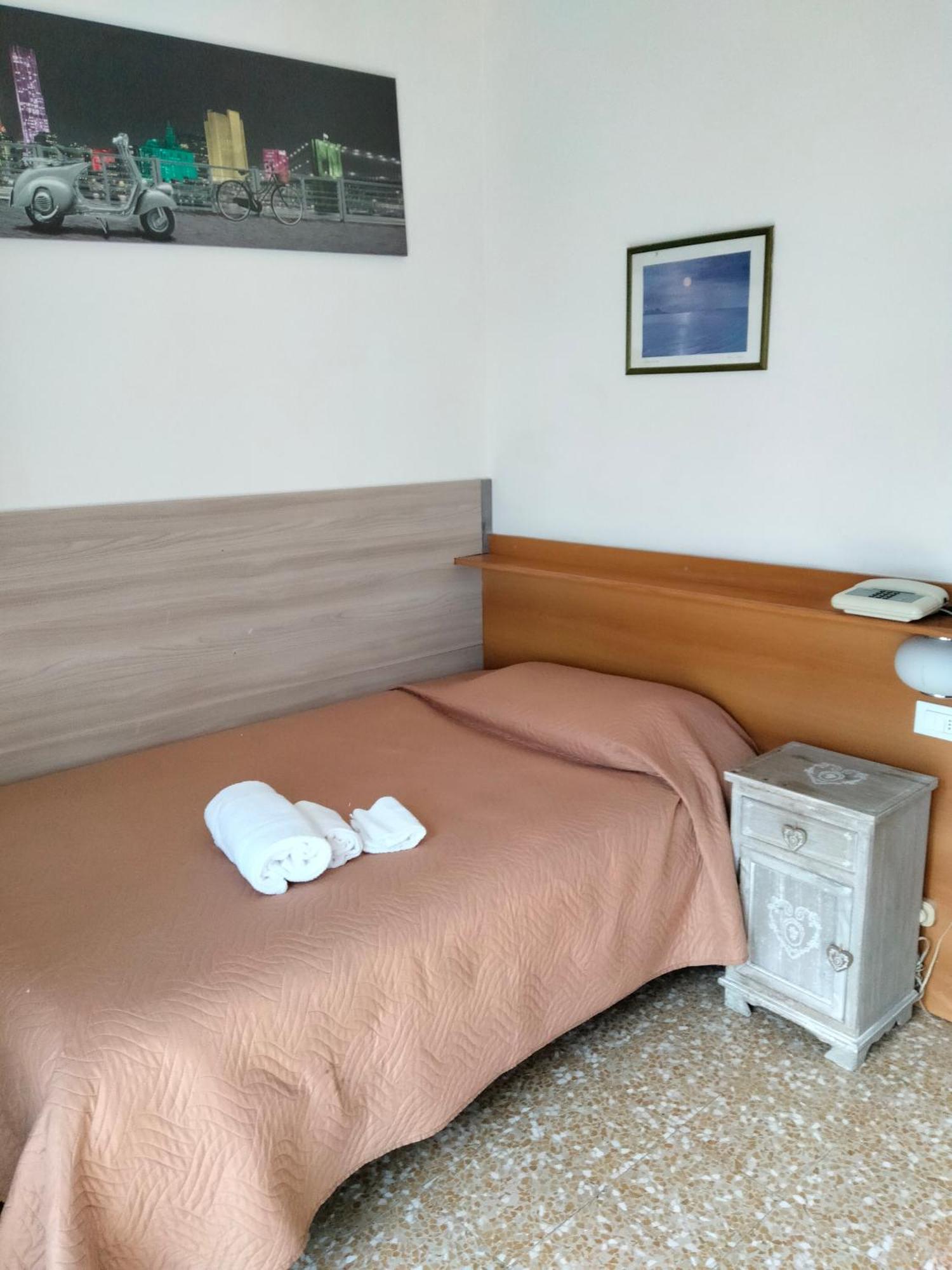 Hotel Lombardia Seveso Exterior foto