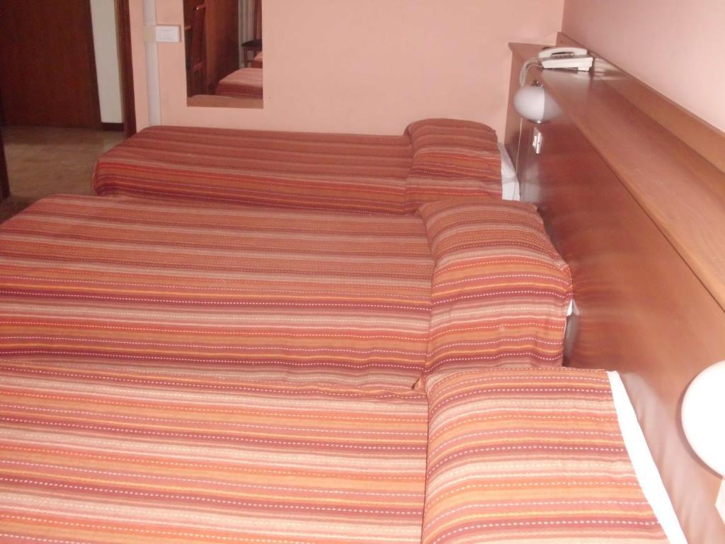 Hotel Lombardia Seveso Exterior foto