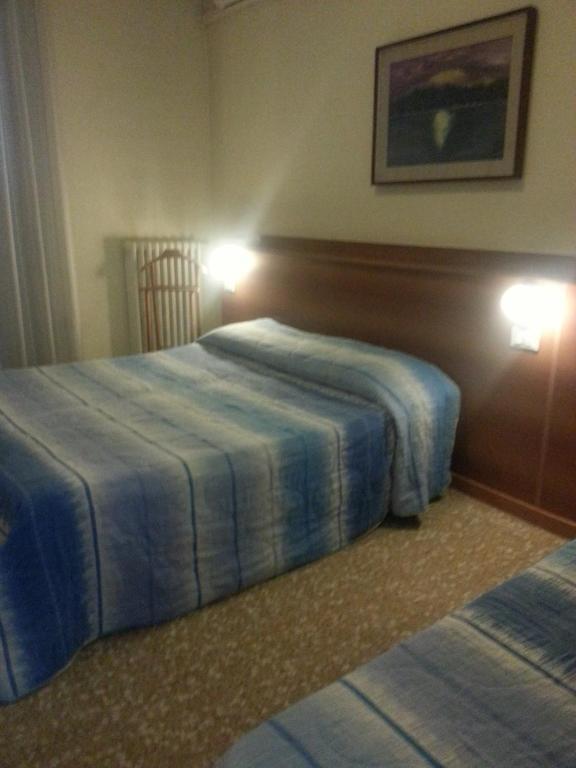 Hotel Lombardia Seveso Exterior foto